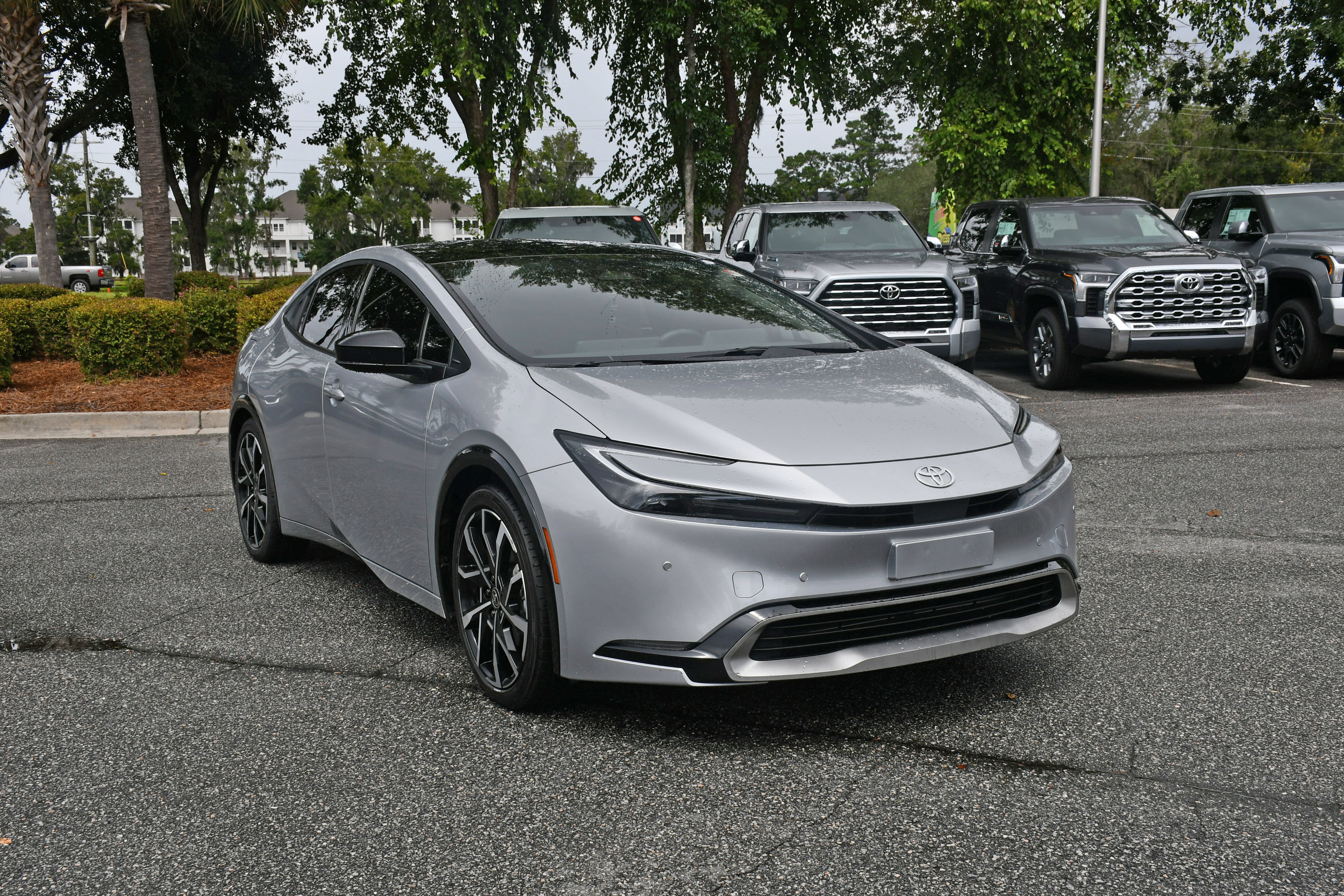 Certified 2025 Toyota Prius Plug-In Hybrid FWD image 6