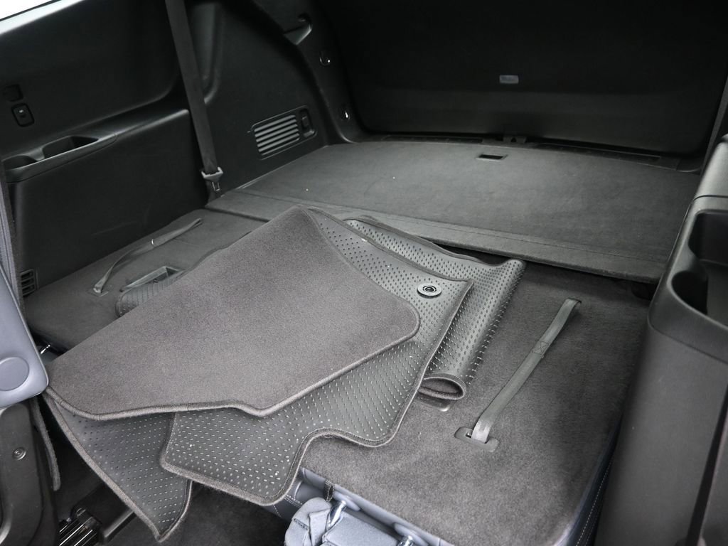 Used 2022 Buick Enclave Essence image 12