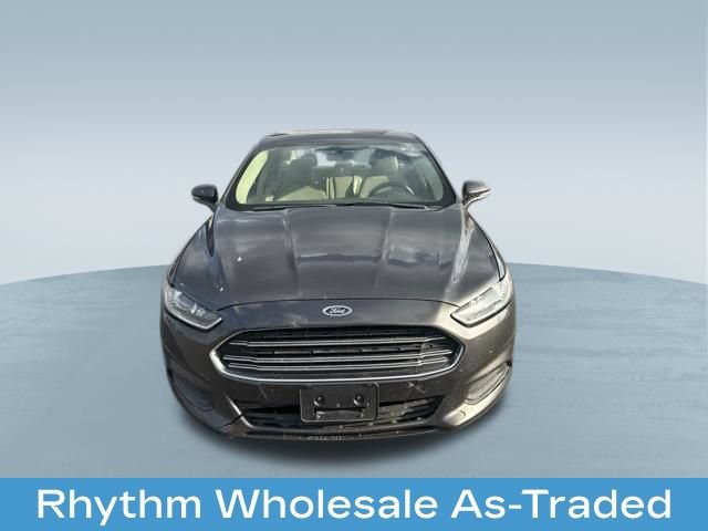 Used 2015 Ford Fusion SE FWD image 2