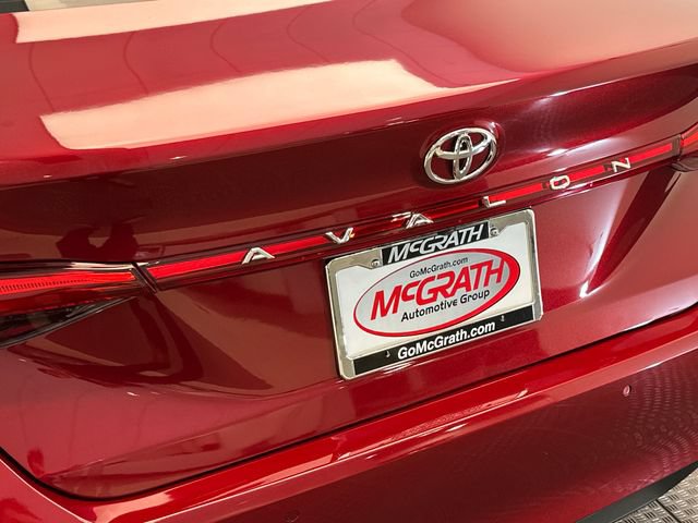 Used 2022 Toyota Avalon Limited w/ Advanced Safety Package FWD image 7