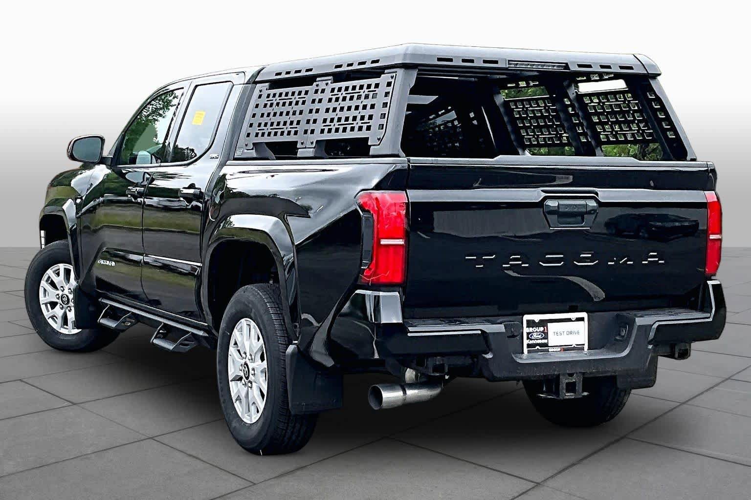 Used 2025 Toyota Tacoma SR5 RWD image 12