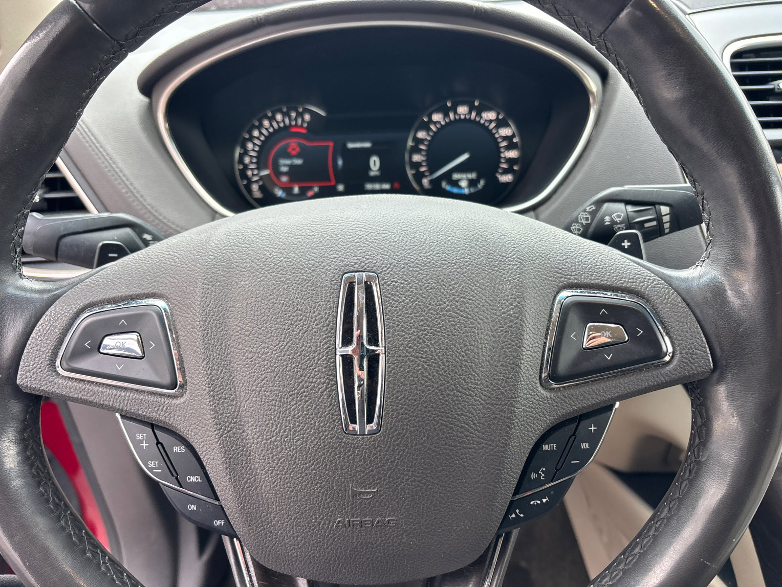 Used 2018 Lincoln MKX Select w/ Select Plus Package image 16