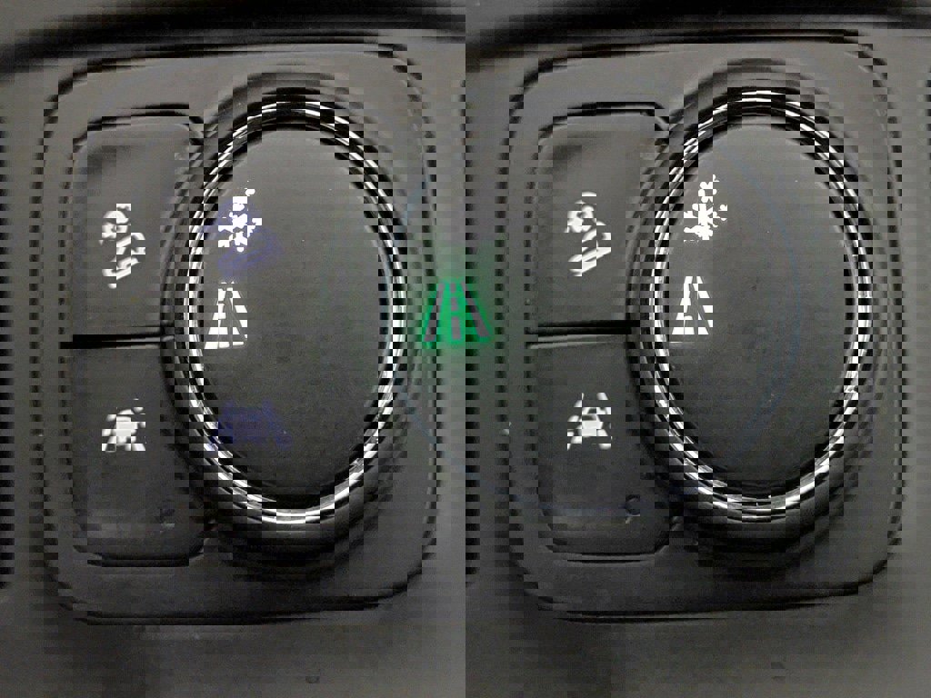 Used 2020 GMC Terrain SLE w/ Driver Convenience Package FWD image 28