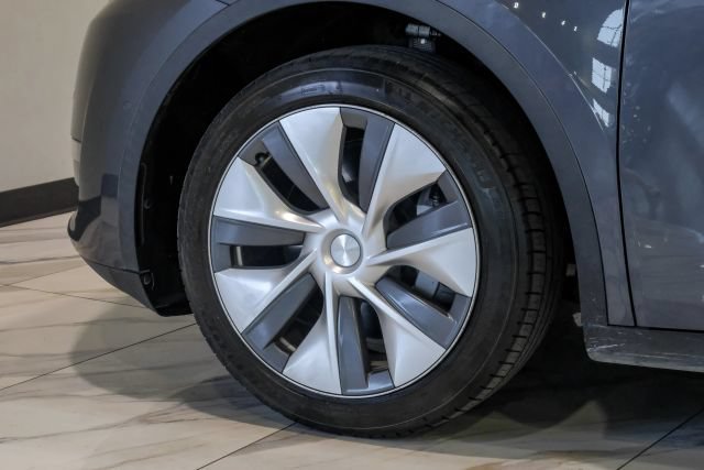 Used 2021 Tesla Model Y 2WD image 75
