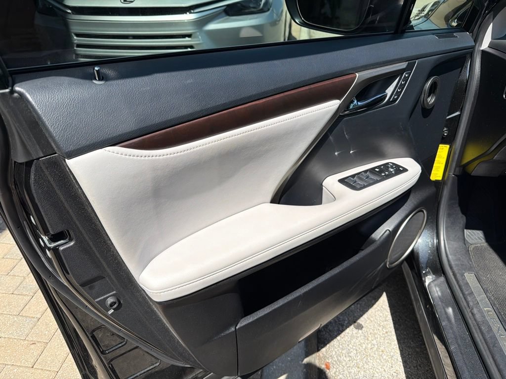 Certified 2022 Lexus RX 350 FWD w/ Premium Package image 5
