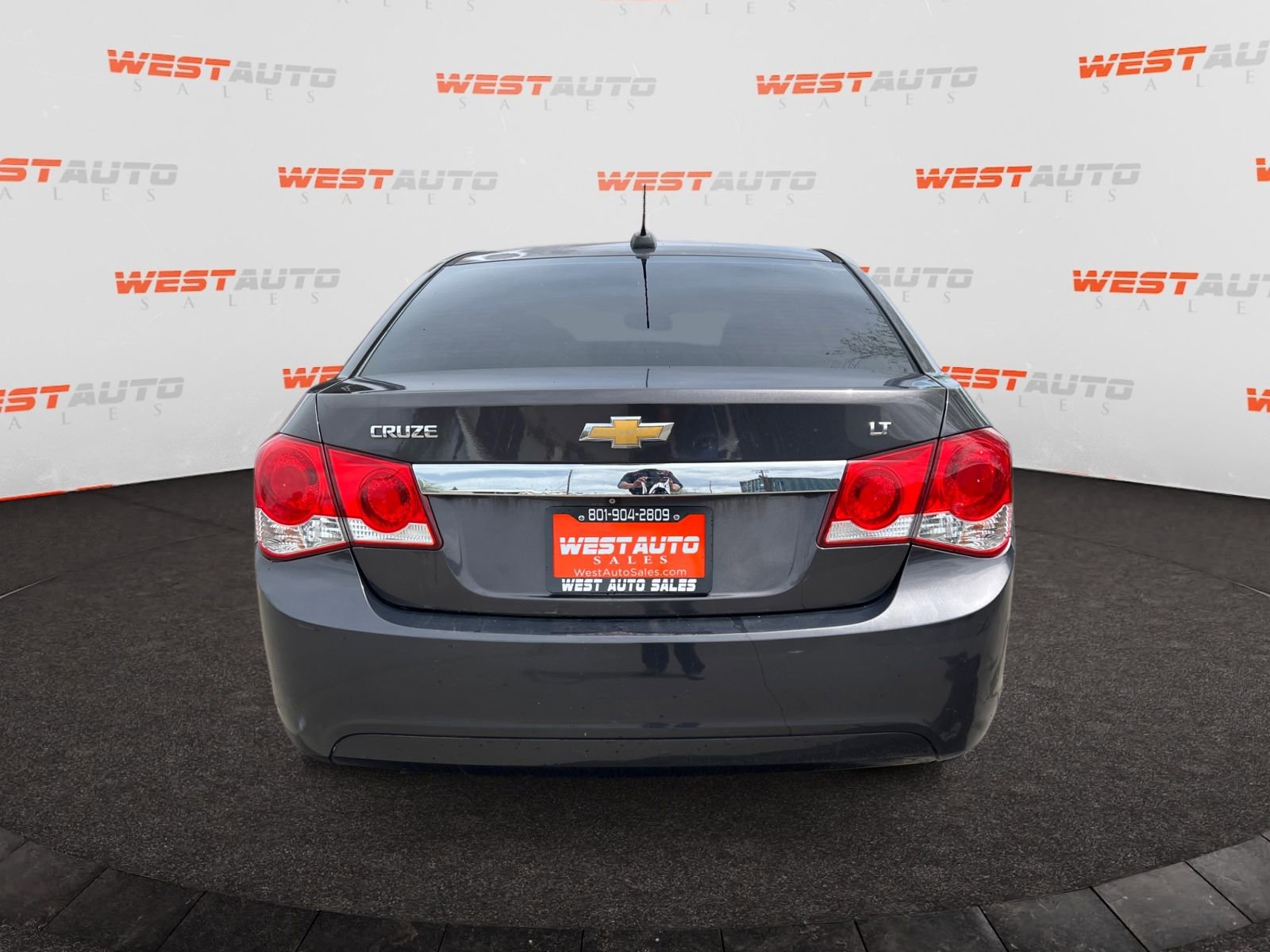 Used 2016 Chevrolet Cruze LT w/ Technology Package image 4