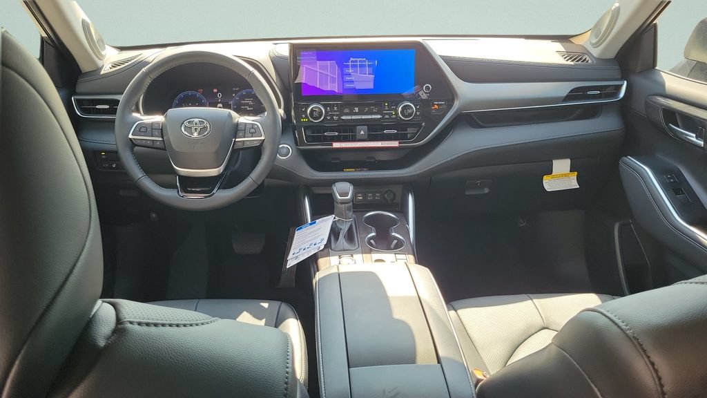 New 2026 Toyota Highlander Limited AWD/4WD image 13