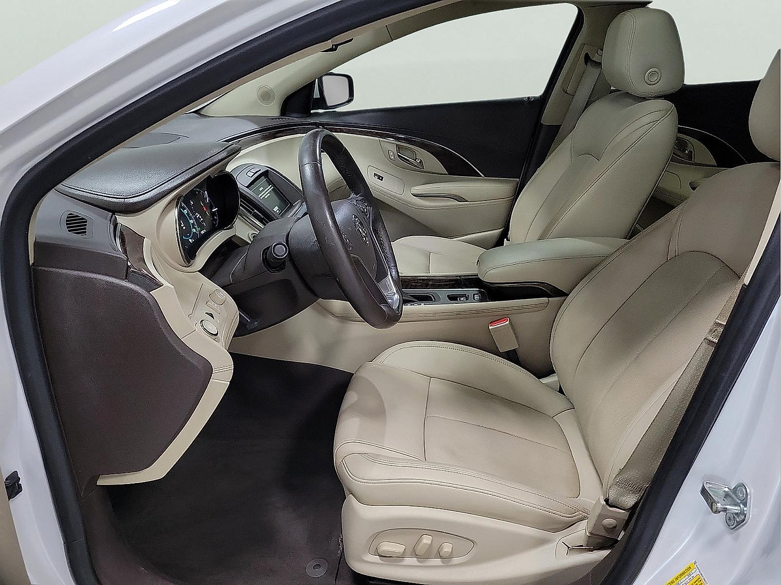 Used 2016 Buick LaCrosse Premium w/ Driver Confidence Package #1 FWD image 11