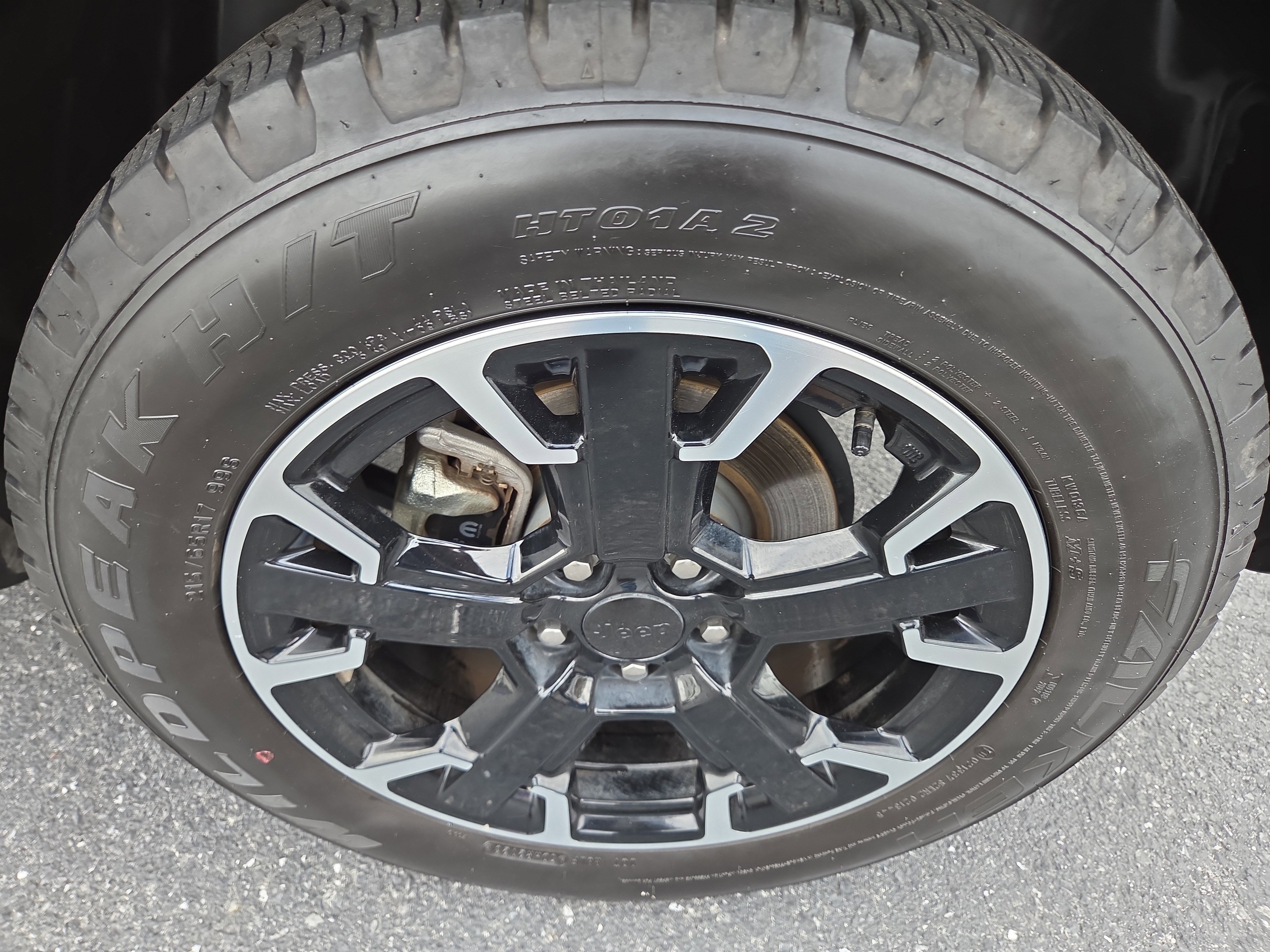 Certified 2023 Jeep Renegade Latitude AWD/4WD image 11