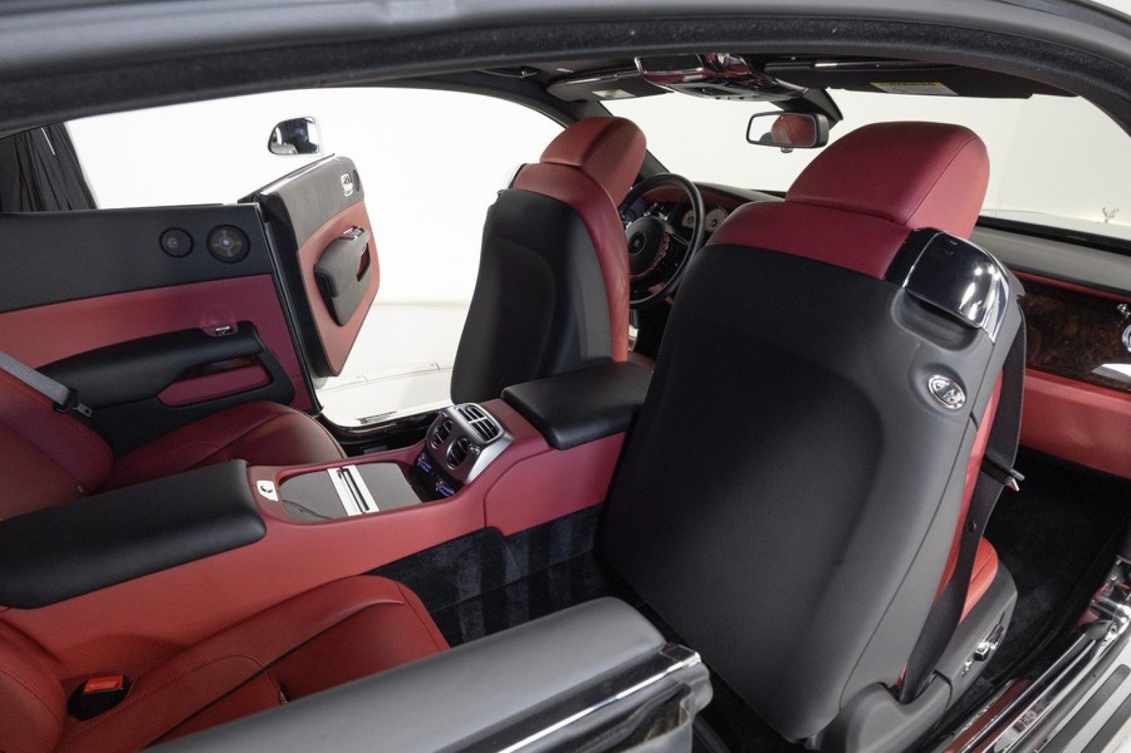 Used 2016 Rolls-Royce Wraith RWD image 59