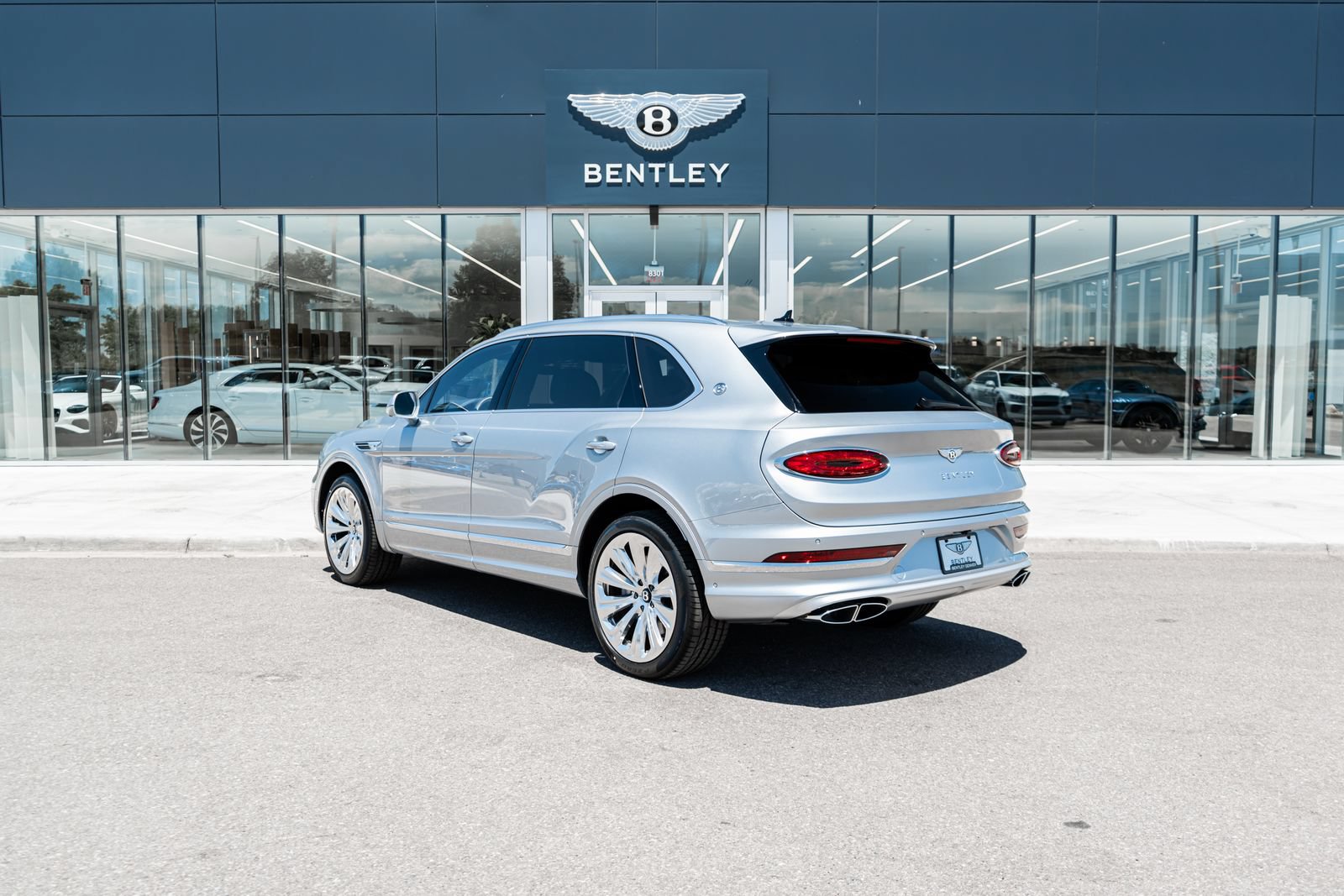 New 2026 Bentley Bentayga Extended Wheelbase AWD/4WD image 8