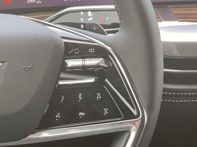 New 2025 Cadillac Escalade ESV Premium Luxury AWD/4WD image 14