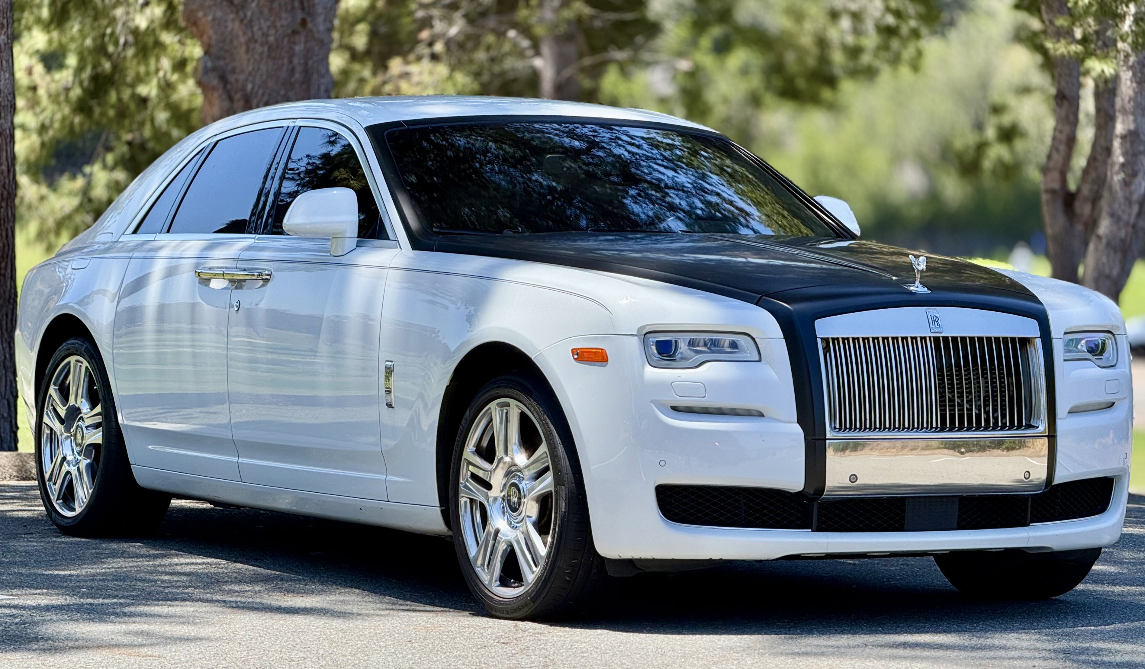 Used 2016 Rolls-Royce Ghost RWD image 2