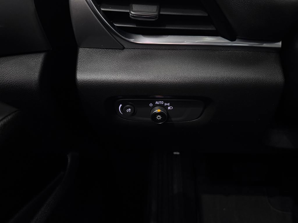 Certified 2023 Chevrolet Traverse LT AWD/4WD image 24