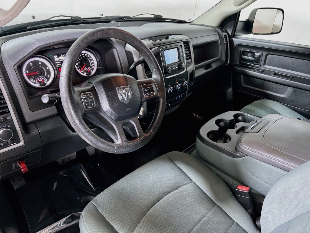 Used 2014 RAM 3500 Tradesman w/ Chrome Appearance Group RWD image 9