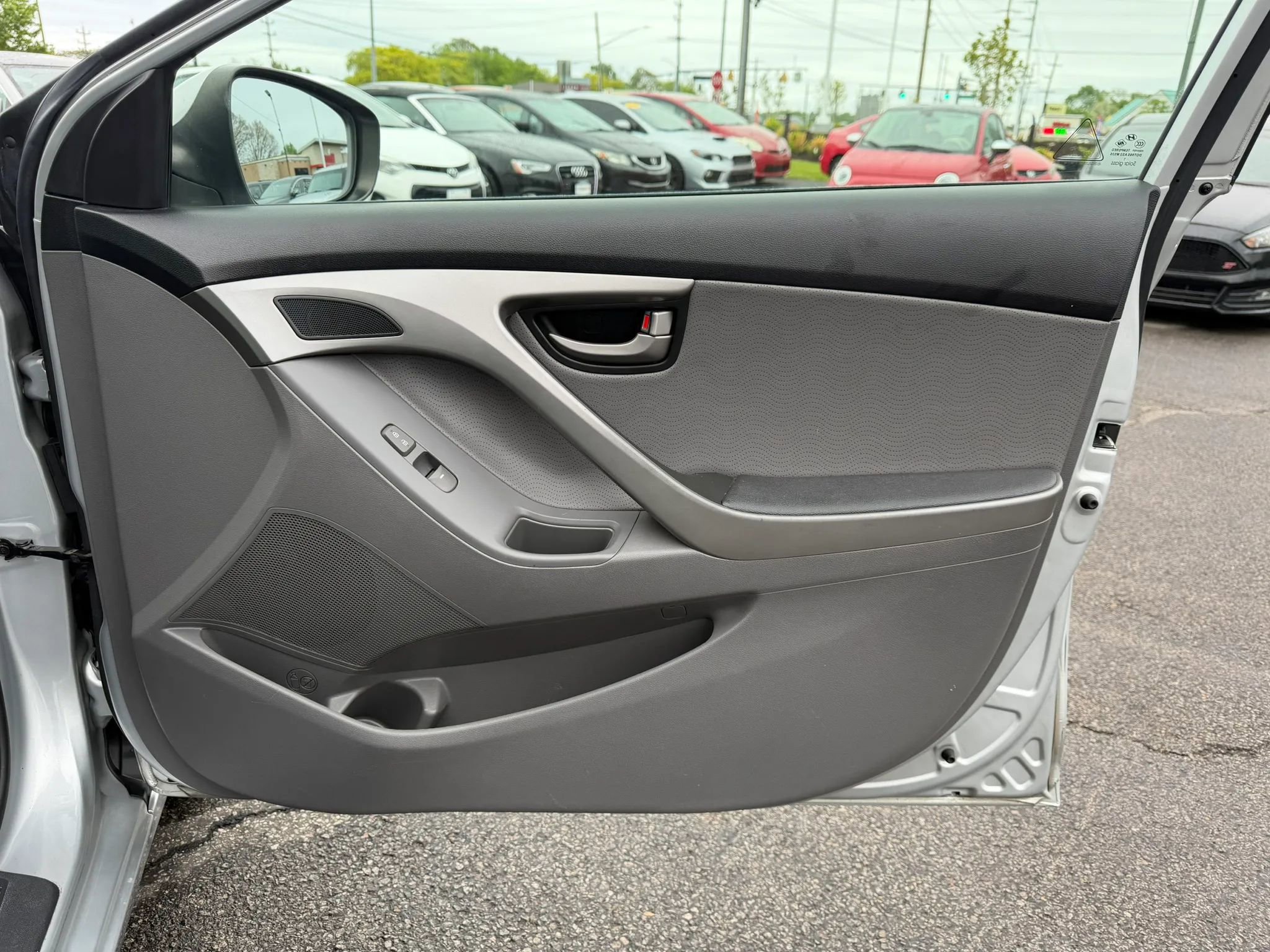 Used 2012 Hyundai Elantra Limited w/ Technology Pkg 5 FWD image 27