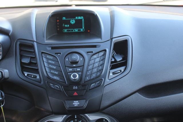 Used 2014 Ford Fiesta SE image 23