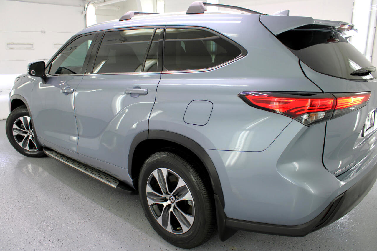 Used 2021 Toyota Highlander XLE image 16