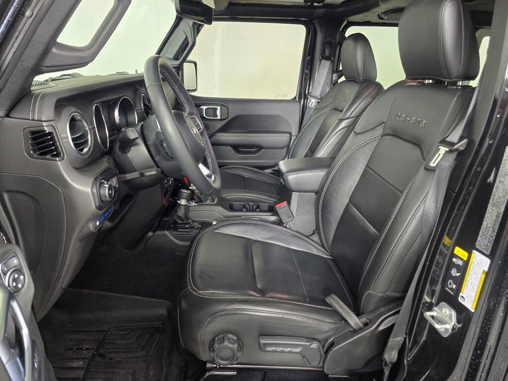 Used 2022 Jeep Wrangler Unlimited Sahara w/ Cold Weather Group image 20