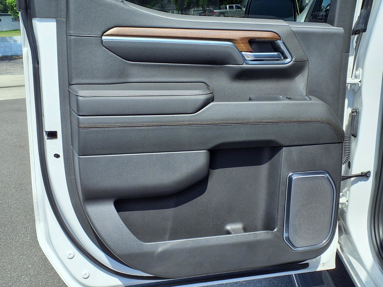 Certified 2024 Chevrolet Silverado 1500 High Country w/ Z71 Off-Road Package AWD/4WD image 18