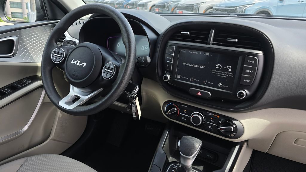 Certified 2024 Kia Soul LX w/ Option Group 015 FWD image 13