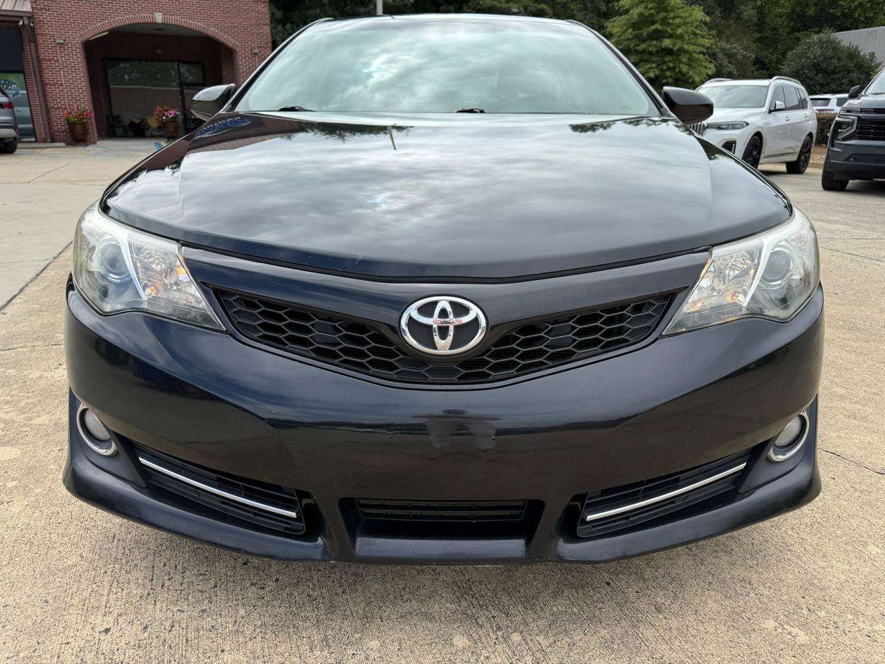Used 2012 Toyota Camry SE FWD image 8