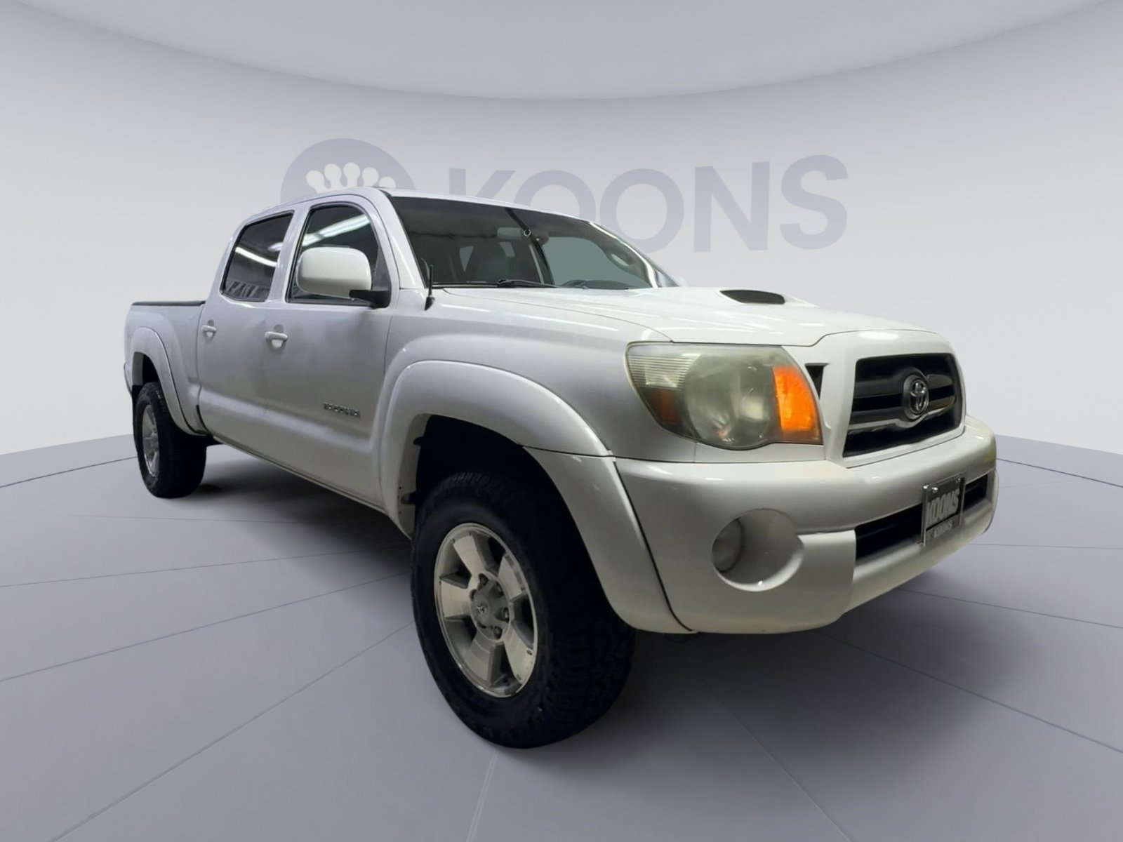 Used 2010 Toyota Tacoma PreRunner RWD image 2
