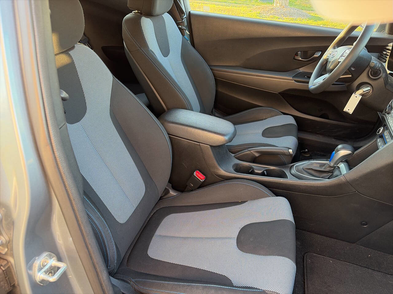 Used 2019 Hyundai Veloster 2.0 image 16