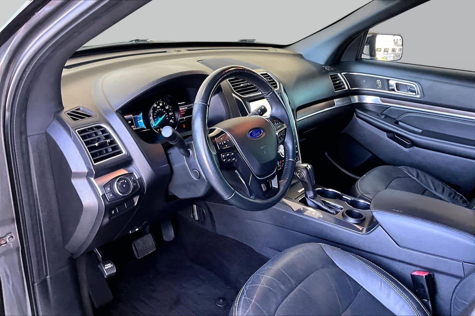 Used 2018 Ford Explorer Limited FWD image 18