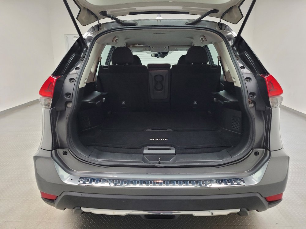 Used 2019 Nissan Rogue S image 29