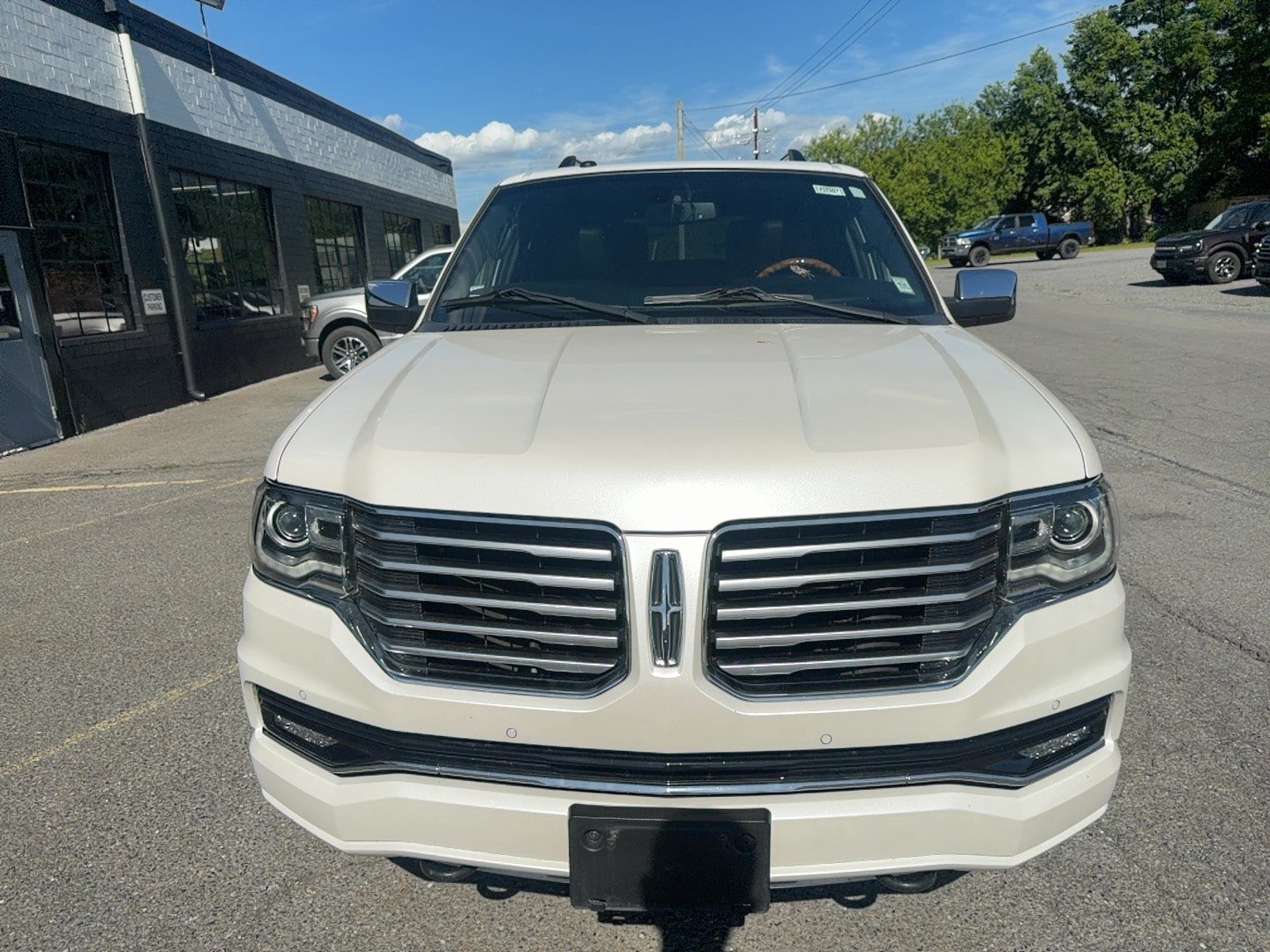 Used 2016 Lincoln Navigator Select AWD/4WD image 5