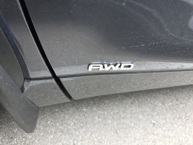 Used 2023 Toyota Highlander XLE AWD/4WD image 12
