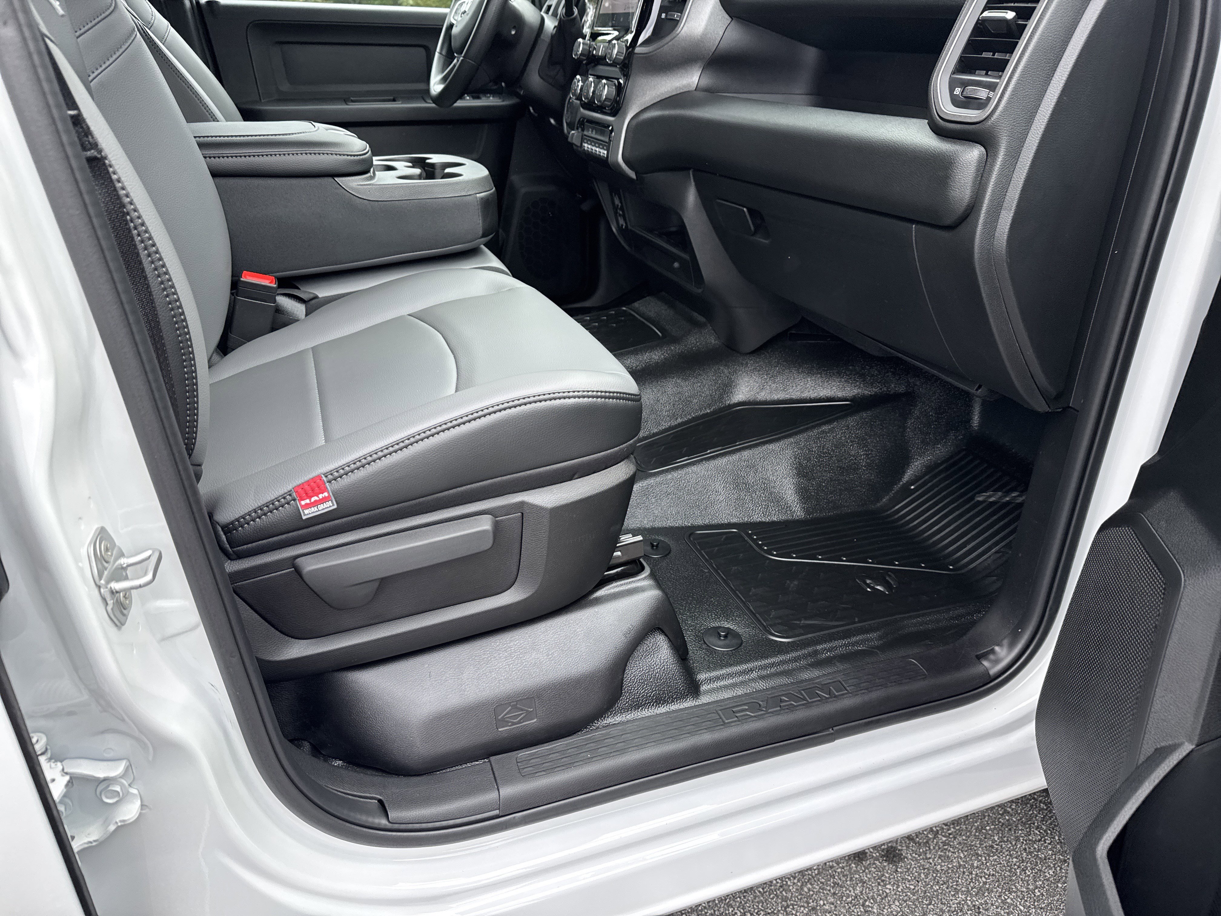 New 2026 RAM 4500 Tradesman AWD/4WD image 18