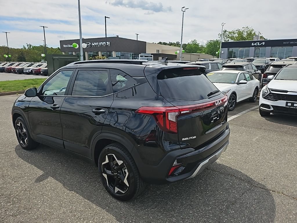 Used 2025 Kia Seltos S AWD/4WD image 8