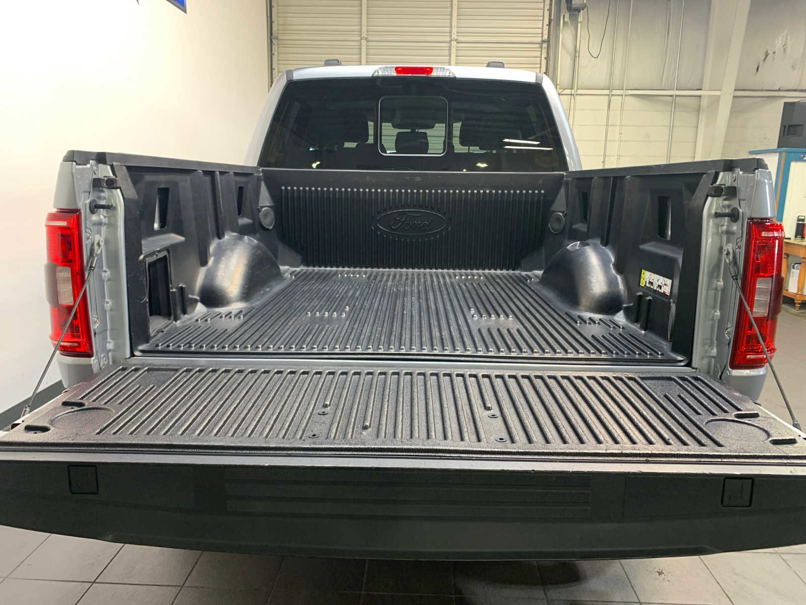 Used 2022 Ford F150 XLT w/ Equipment Group 302A High image 10