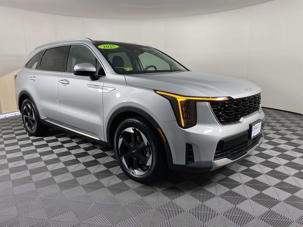 Used 2025 Kia Sorento EX w/ EX Panoramic Sunroof Package
