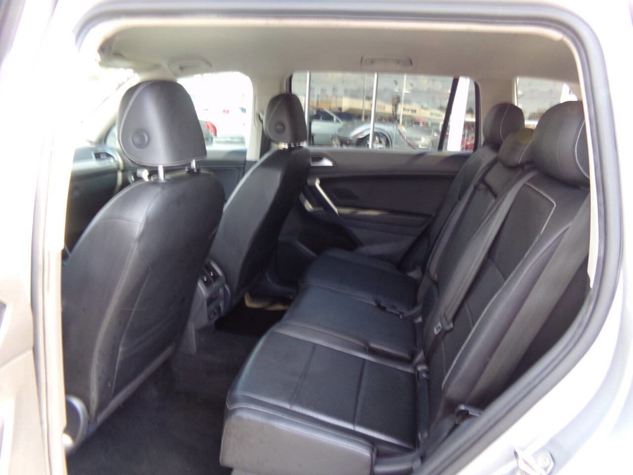 Used 2021 Volkswagen Tiguan SE image 14