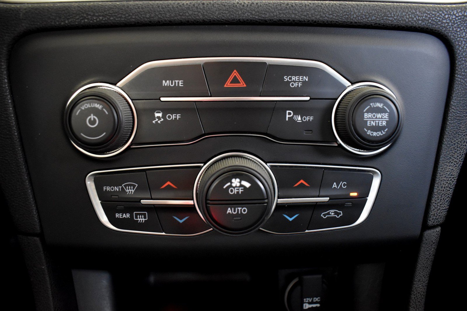 Used 2018 Dodge Charger SXT Plus RWD image 24