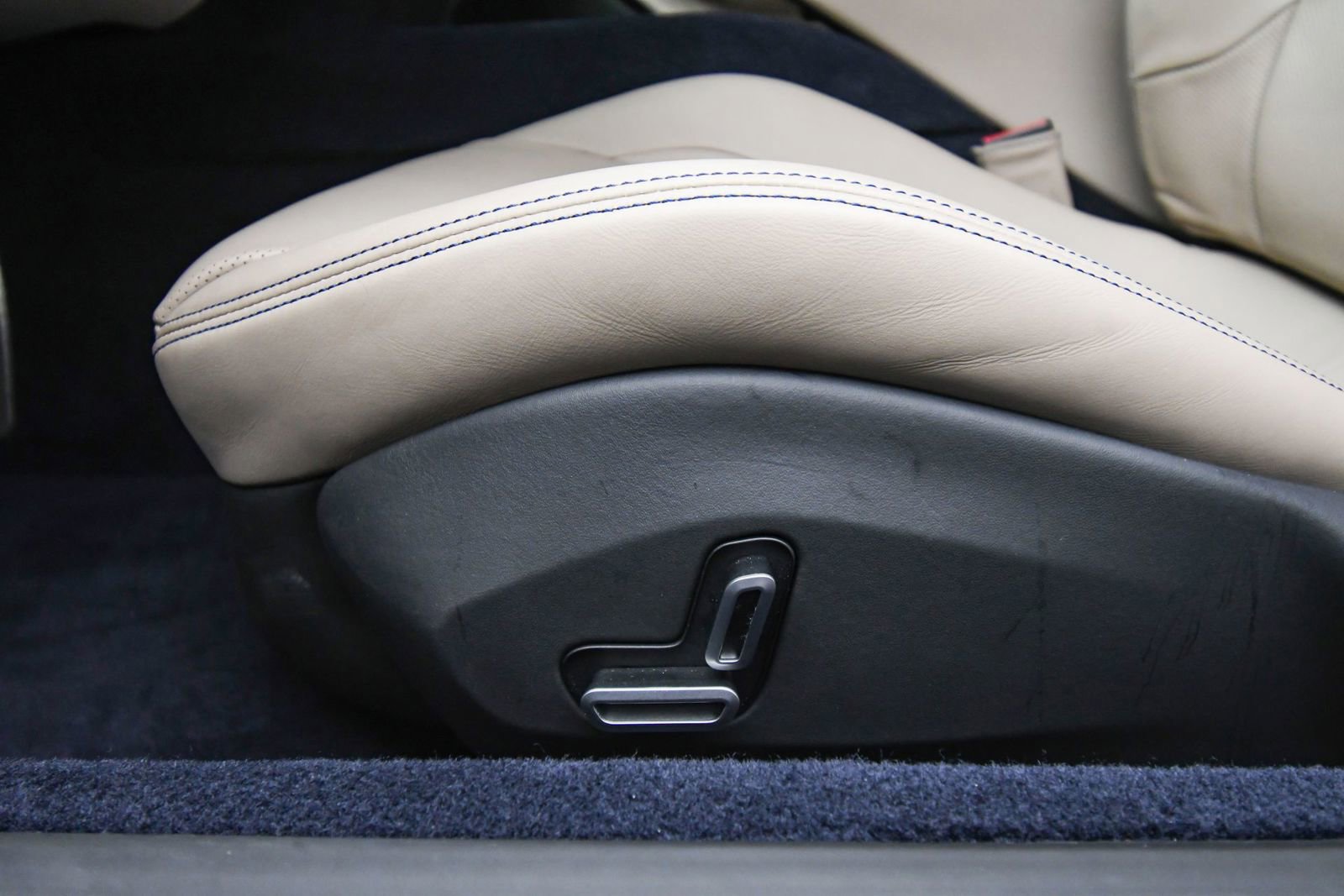 Certified 2022 Ferrari Roma image 50