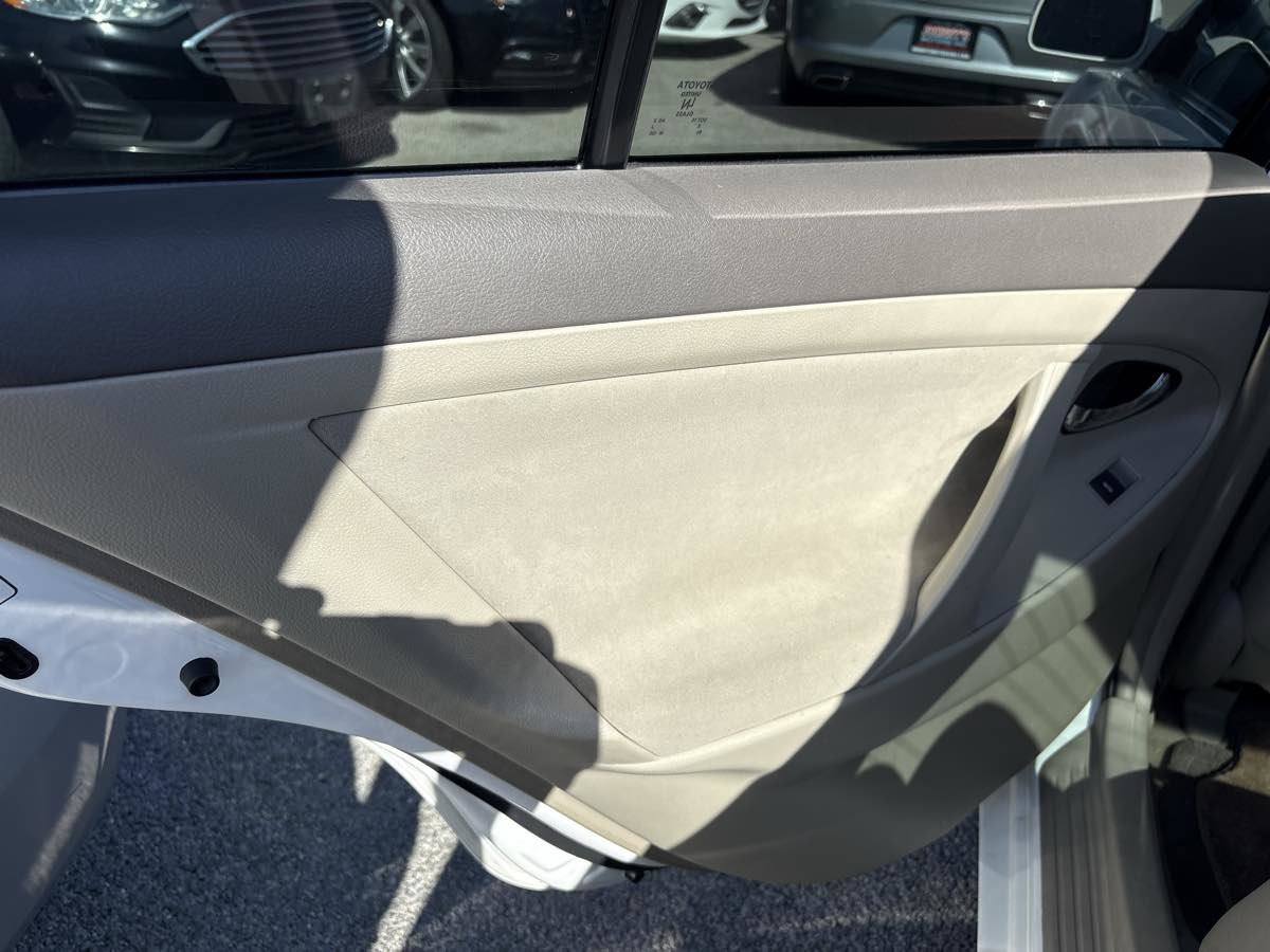 Used 2011 Toyota Camry LE image 16