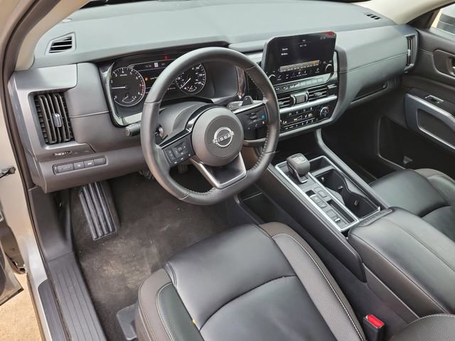 Used 2025 Nissan Pathfinder SL image 8