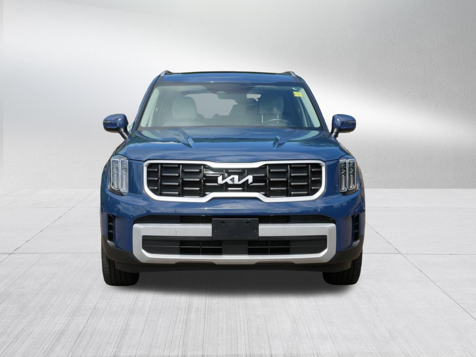 Certified 2024 Kia Telluride S w/ S Sunroof Package AWD/4WD image 2