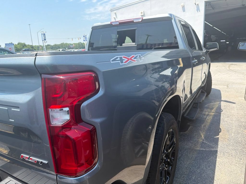 Used 2025 Chevrolet Silverado 1500 RST w/ Convenience Package II AWD/4WD image 4