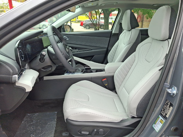 New 2026 Hyundai Elantra Limited FWD image 10