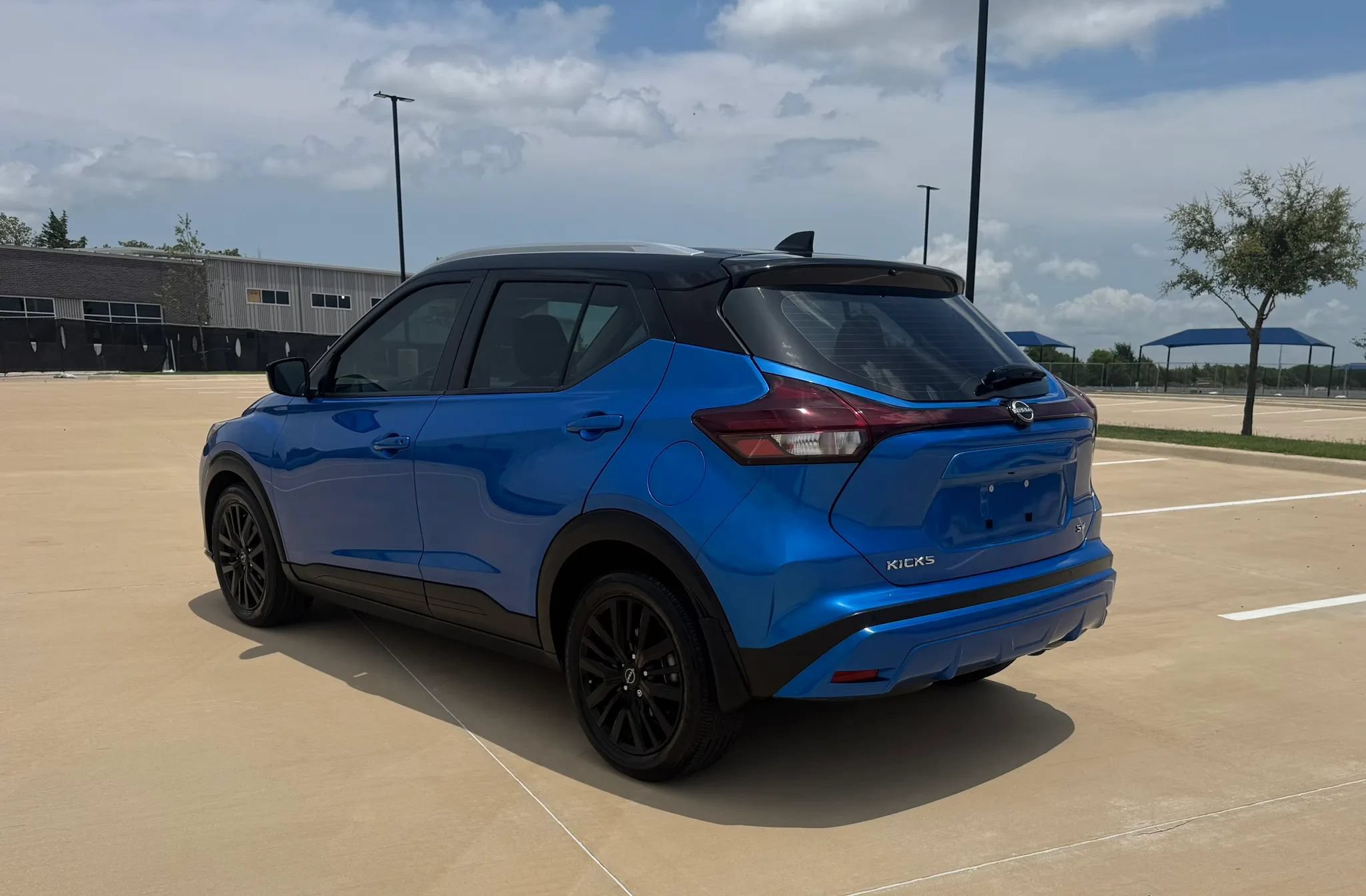 Used 2023 Nissan Kicks SV FWD image 6