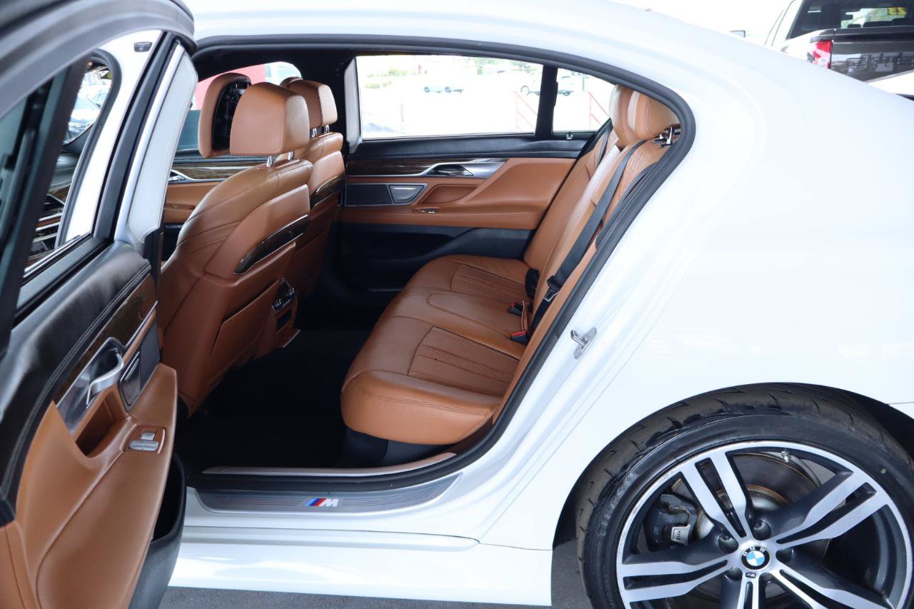 Used 2016 BMW 750i RWD image 29