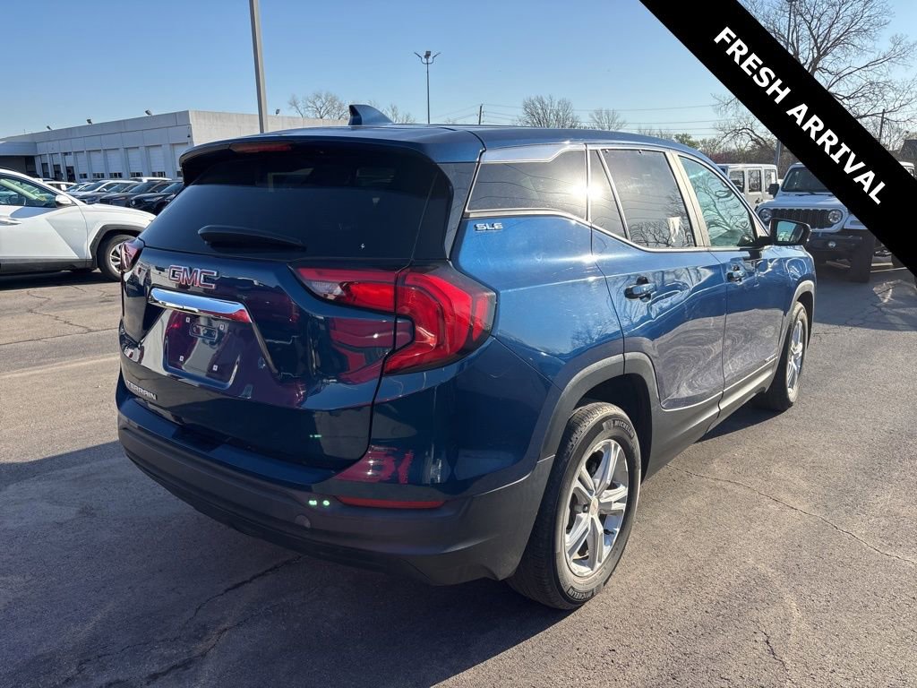 Used 2021 GMC Terrain SLE image 2