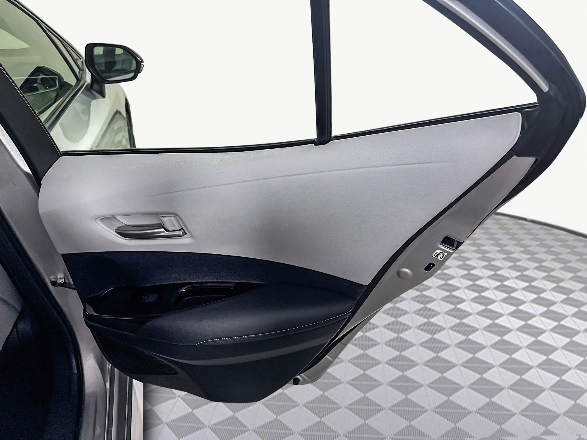 Used 2020 Toyota Corolla XSE image 28