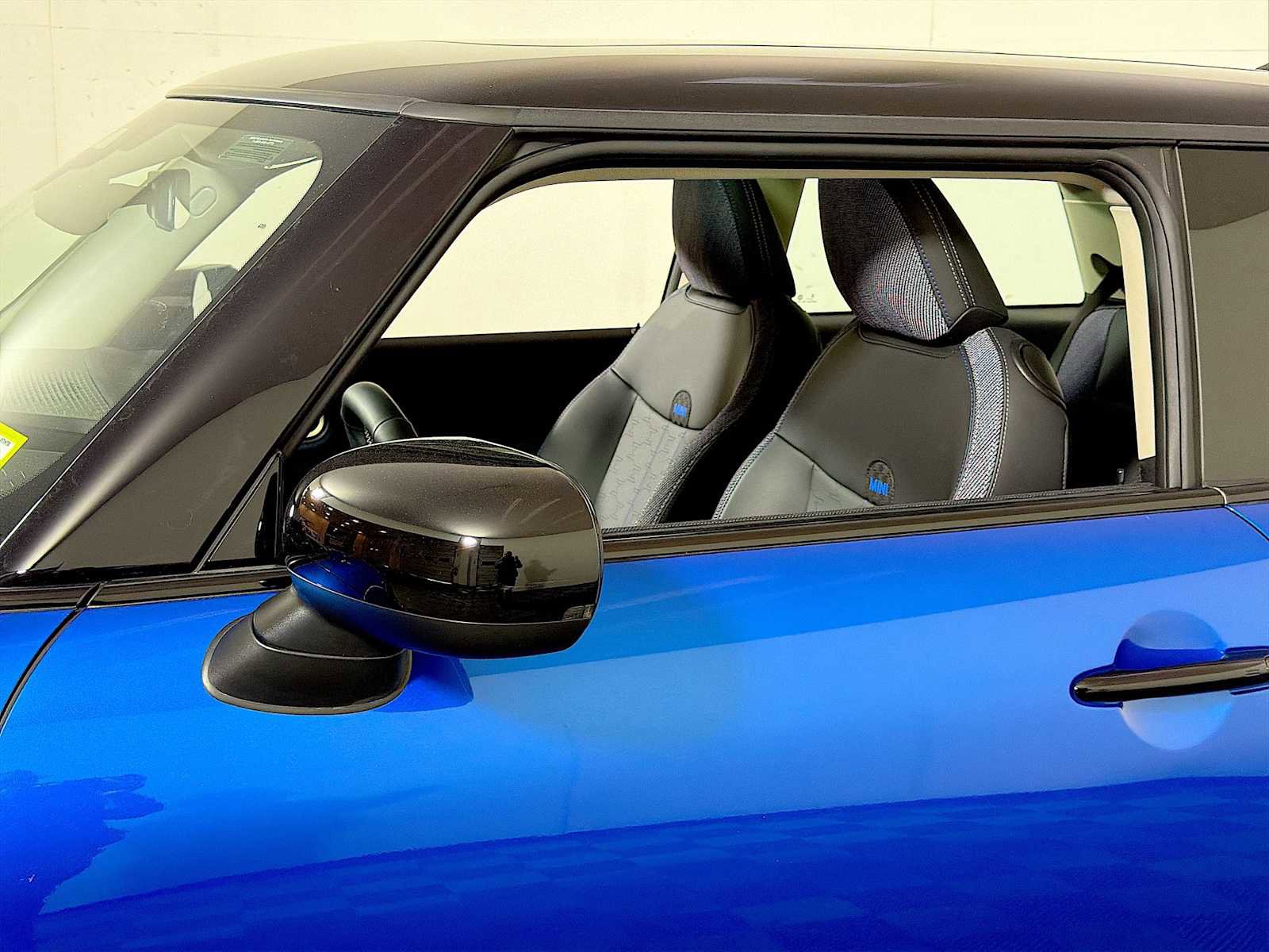 Certified 2025 MINI Cooper S FWD image 28