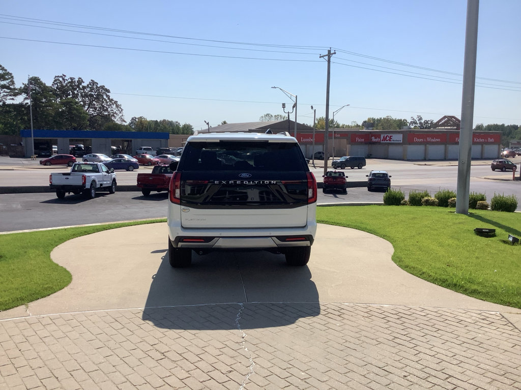 New 2025 Ford Expedition Platinum image 5